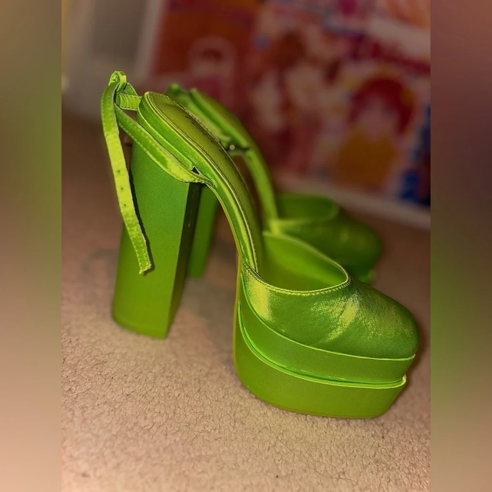 Moonchild Lime Green Satin Closed Toe Statement Platform Block Heels - Women’s 8 - Picture 3 of 6